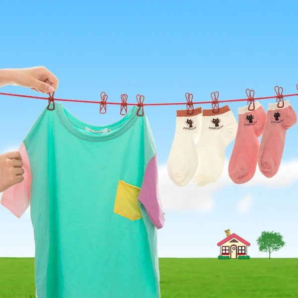 Kẹp có kích thước nhỏ gọn, có thể bỏ trong túi xách, balo, hoặc túi đựng dụng cụ cắm trại. (Ảnh 4)