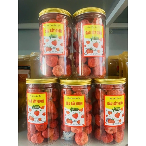 Với nhu cầu tìm kiếm một món snack vừa thơm ngon vừa an toàn, DÂU TÂY SẤY GIÒN (sấy thăng hoa) Đà Lạt - Chua chua, ngọt ngọt, giòn tan và siêu thơm - Nhà Mình là một lựa chọn đáng cân nhắc. (Ảnh 4) Với nhu cầu tìm kiếm một món snack vừa thơm ngon vừa an toàn, DÂU TÂY SẤY GIÒN (sấy thăng hoa) Đà Lạt - Chua chua, ngọt ngọt, giòn tan và siêu thơm - Nhà Mình là một lựa chọn đáng cân nhắc. (Ảnh 4)