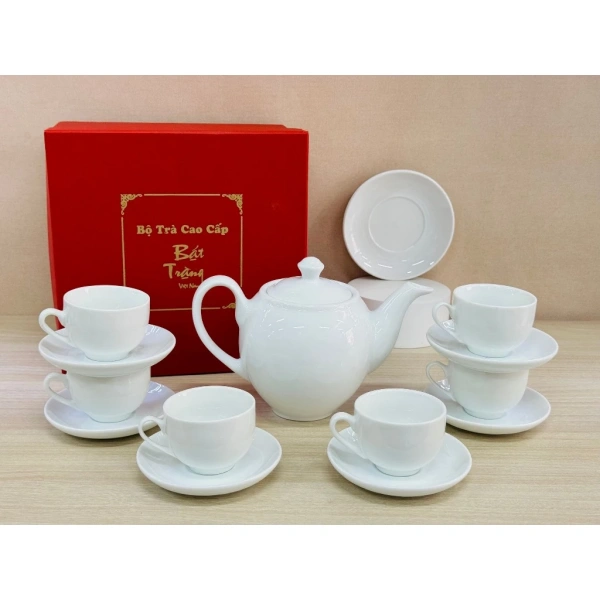 Quy trình này không chỉ giúp trà giữ nhiệt lâu hơn mà còn duy trì hương vị tinh tế, tránh việc trà bị “đắng” do thời gian pha quá lâu. (Ảnh 3) Quy trình này không chỉ giúp trà giữ nhiệt lâu hơn mà còn duy trì hương vị tinh tế, tránh việc trà bị “đắng” do thời gian pha quá lâu. (Ảnh 3)