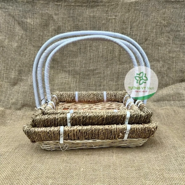 Giỏ quà Tết bày trên bàn ăn, chi tiết bảo quản giỏ hoa quả khiến trái cây không giữ độ tươi như mong đợi. - Ảnh 1 Giỏ quà Tết bày trên bàn ăn, chi tiết bảo quản giỏ hoa quả khiến trái cây không giữ độ tươi như mong đợi. - Ảnh 1
