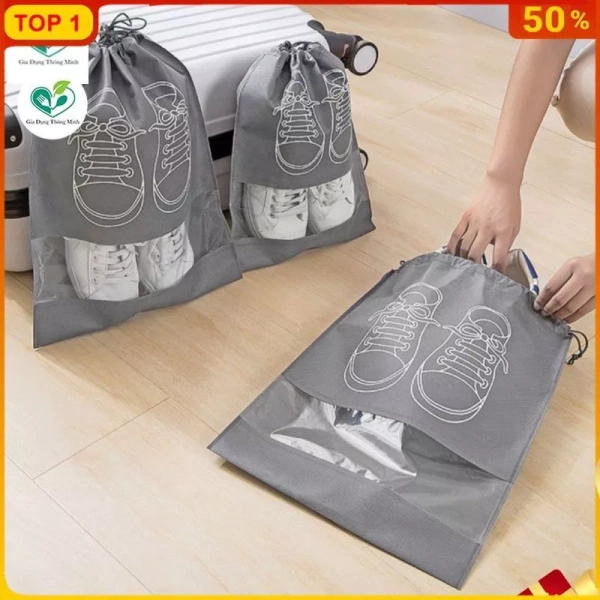 Giữ giày luôn sạch trong vali du lịch: không chỉ nhờ túi bảo quản mà còn nhờ cách bọc và sắp xếp thông minh - Ảnh 1