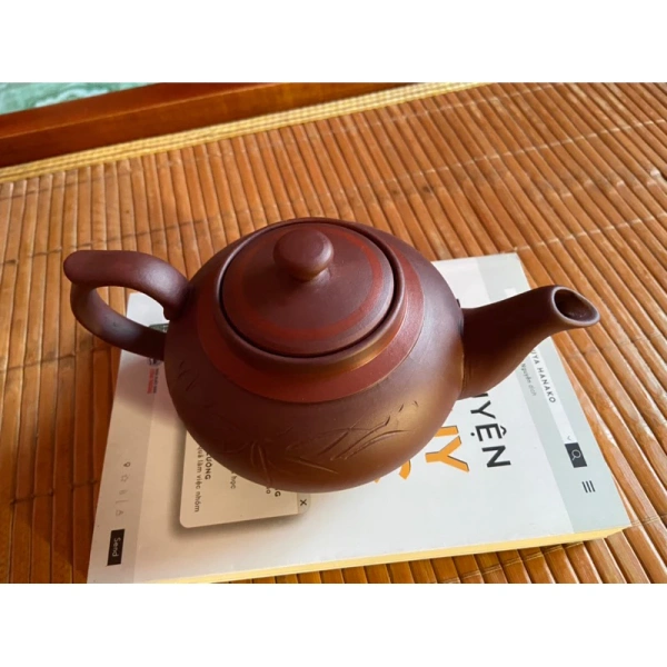 Giữ nhiệt lâu khiến việc vệ sinh ấm gốm trong bếp trở thành bất ngờ khó chịu hơn. - Ảnh 1 Giữ nhiệt lâu khiến việc vệ sinh ấm gốm trong bếp trở thành bất ngờ khó chịu hơn. - Ảnh 1