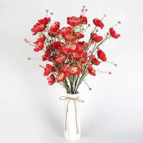 Màu đỏ luôn được liên kết với niềm vui, may mắn và sự thịnh vượng trong văn hoá Á Đông. (Ảnh 2) Màu đỏ luôn được liên kết với niềm vui, may mắn và sự thịnh vượng trong văn hoá Á Đông. (Ảnh 2)