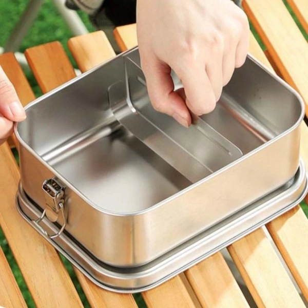 Người dùng thường gặp phải vấn đề “đổ thực phẩm” khi hộp không được thiết kế chặt chẽ. (Ảnh 3) Người dùng thường gặp phải vấn đề “đổ thực phẩm” khi hộp không được thiết kế chặt chẽ. (Ảnh 3)