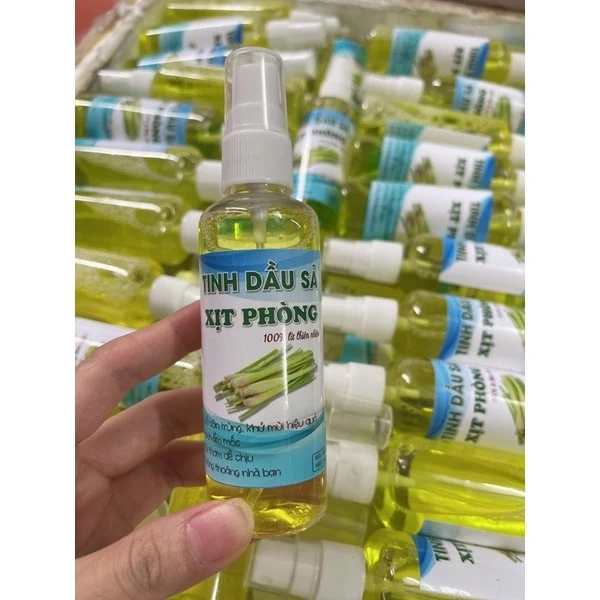 Như vậy, mặc dù thuốc xịt hoá chất vẫn đang được ưa chuộng vì tính "cực nhanh", nhưng khi xét đến yếu tố an toàn và đa chức năng, tinh dầu sả chanh mang lại lợi thế cân bằng hơn cho một không gian sinh hoạt lành mạnh. (Ảnh 2)