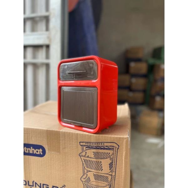 Khi thiết kế ban đầu, hầu hết các loại kệ đựng giấy vệ sinh chỉ tập trung vào việc bảo vệ cuộn giấy khô ráo và tiết kiệm diện tích tường nhà tắm. (Ảnh 2)