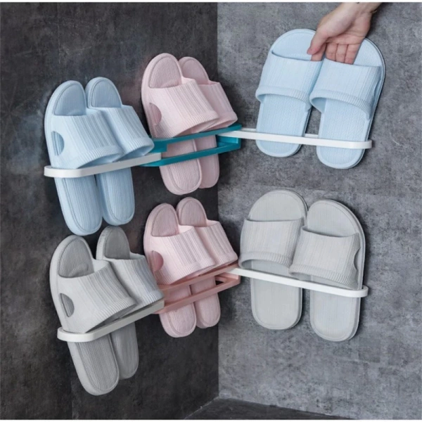 Một ví dụ điển hình của giải pháp cân bằng giữa thiết kế gọn gàng và độ bền là Kệ Treo Giày Dép Dán Tường Thông Minh của Vinhhome.store. (Ảnh 4)