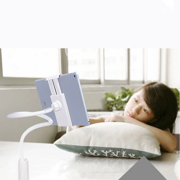 Lớp lót cao su hoặc silicone trên chân kẹp không chỉ bảo vệ thiết bị khỏi trầy xước mà còn tăng độ bám, giảm hiện tượng trượt khi thiết bị nặng. (Ảnh 3) Lớp lót cao su hoặc silicone trên chân kẹp không chỉ bảo vệ thiết bị khỏi trầy xước mà còn tăng độ bám, giảm hiện tượng trượt khi thiết bị nặng. (Ảnh 3)