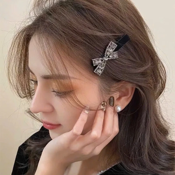 Tóc ẩm thường mềm, giãn nở và ít độ bám. (Ảnh 2)