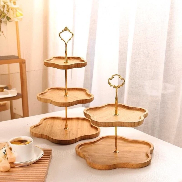 Hãy xác định hướng ánh sáng đến từ cửa sổ và bố trí các món ăn sao cho “đứng” ngay dưới dải sáng. (Ảnh 2) Hãy xác định hướng ánh sáng đến từ cửa sổ và bố trí các món ăn sao cho “đứng” ngay dưới dải sáng. (Ảnh 2)