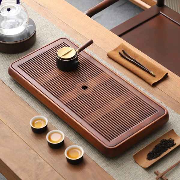 Gỗ là vật liệu hữu cơ, có khả năng hấp thụ và giải phóng độ ẩm theo môi trường xung quanh. (Ảnh 2)