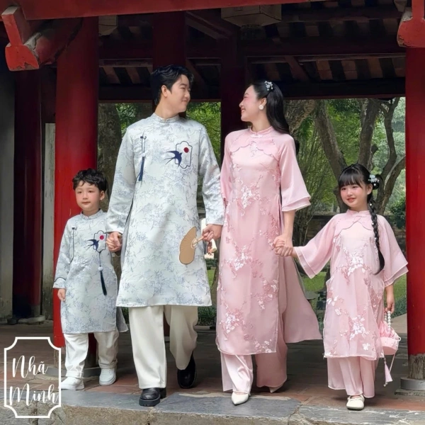 Không chỉ màu sắc, chất liệu vải là yếu tố then chốt. (Ảnh 2)