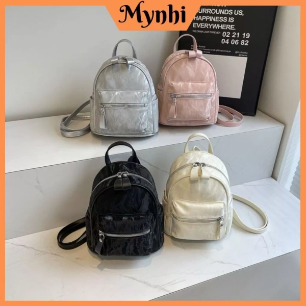 Khi balo mini da nhung loang phong cách Hàn Quốc trở thành “vũ khí” bất ngờ cho những chuyến du lịch ngắn ngày - Ảnh 3 Khi balo mini da nhung loang phong cách Hàn Quốc trở thành “vũ khí” bất ngờ cho những chuyến du lịch ngắn ngày - Ảnh 3