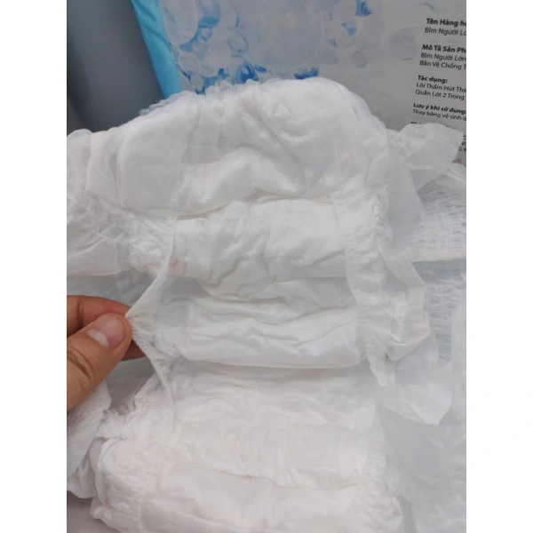 Khi băng vệ sinh dạng quần trượt khỏi túi đựng giữa lúc ngủ: một chi tiết thường bị bỏ qua - Ảnh 5