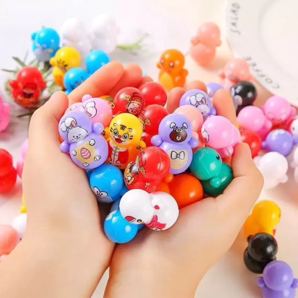 Một bộ lật đật mini không phải chỉ là món đồ để xếp trên kệ. (Ảnh 2)