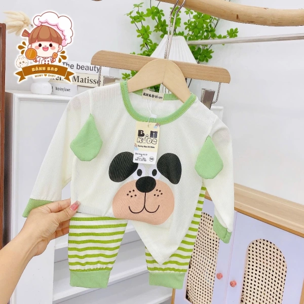 Khi bố mẹ nhận ra áo dài tay mỏng cho bé từ 6‑16 kg giúp duy trì nhiệt độ ổn định suốt cả ngày. - Ảnh 3
