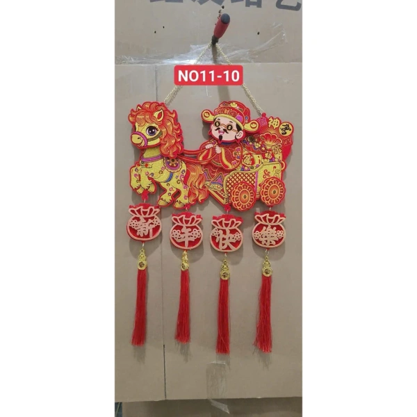 Với bình ngọ kích thước 20 cm, ưu tiên dùng các chi tiết nhẹ, mỏng và màu sáng. (Ảnh 4) Với bình ngọ kích thước 20 cm, ưu tiên dùng các chi tiết nhẹ, mỏng và màu sáng. (Ảnh 4)