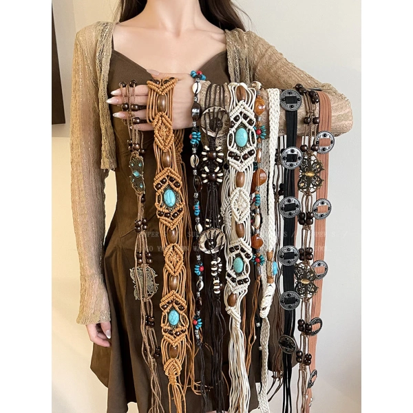 Bohemian retro không chỉ là “một xu hướng thời trang” mà còn là một triết lý sống: yêu thiên nhiên, hoà mình vào màu sắc đất, và đồng thời không ngại thử nghiệm những họa tiết phá cách. (Ảnh 2) Bohemian retro không chỉ là “một xu hướng thời trang” mà còn là một triết lý sống: yêu thiên nhiên, hoà mình vào màu sắc đất, và đồng thời không ngại thử nghiệm những họa tiết phá cách. (Ảnh 2)