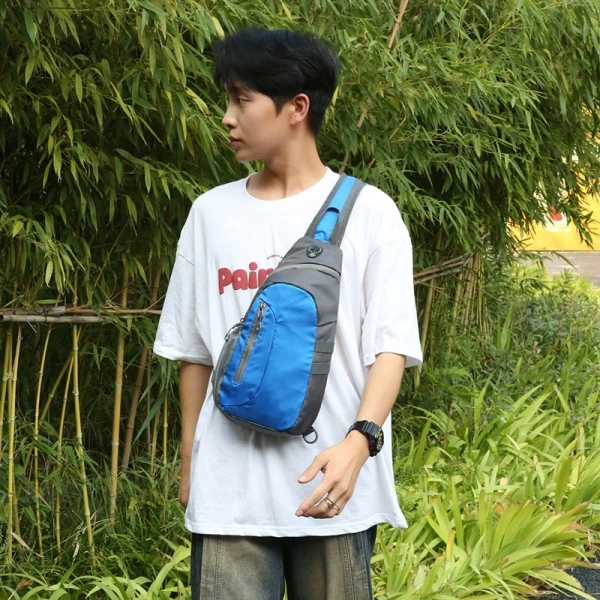 Áp dụng các quy tắc này sẽ giúp bạn duy trì hiệu suất sử dụng của túi, kéo dài tuổi thọ và luôn sẵn sàng cho mọi tình huống khẩn cấp – chẳng hạn như khi cần lấy thẻ lên tàu nhanh chóng hay trích ra điện thoại để gọi xe trong lúc thời tiết xấu. (Ảnh 5)