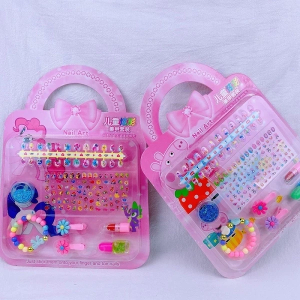 Khi con yêu thích “làm nail” ở nhà, tôi bất ngờ khi sticker dán móng trong bộ đồ chơi dễ bong ra chỉ sau vài ngày. - Ảnh 5 Khi con yêu thích “làm nail” ở nhà, tôi bất ngờ khi sticker dán móng trong bộ đồ chơi dễ bong ra chỉ sau vài ngày. - Ảnh 5