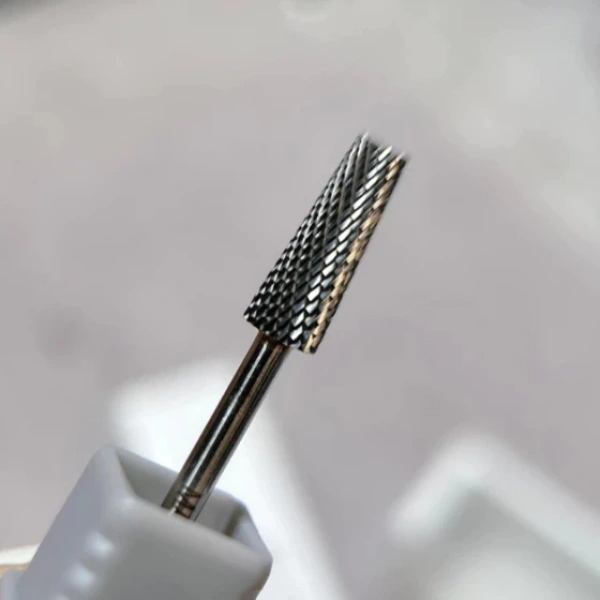 Khi đầu mài nail 5 inch thực sự giúp tiết kiệm thời gian và giảm rủi ro mài da ẩn trên móng. - Ảnh 4 Khi đầu mài nail 5 inch thực sự giúp tiết kiệm thời gian và giảm rủi ro mài da ẩn trên móng. - Ảnh 4