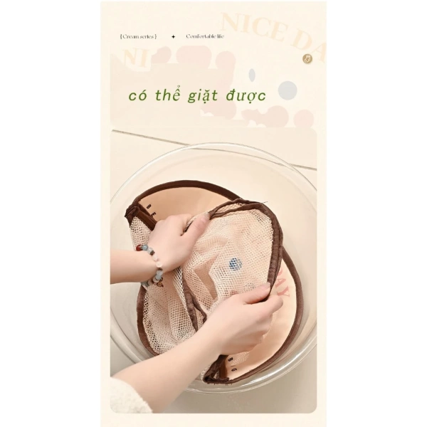 Khi giỏ treo tường gọn gàng đồ lót, bất ngờ bụi bám sâu vào ngăn khiến việc bảo quản không như mong đợi. - Ảnh 5