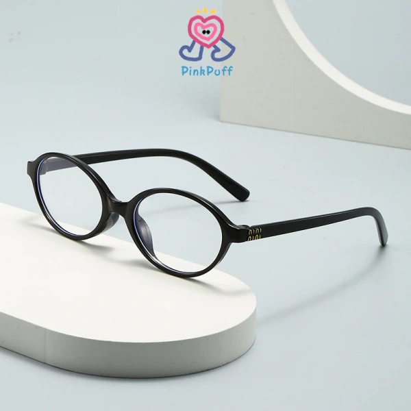 Khi gọng kính cận dáng oval dẹt hứa hẹn phong cách Hàn Quốc, thực tế lại gặp những bất ngờ trong cuộc sống thường ngày - Ảnh 5 Khi gọng kính cận dáng oval dẹt hứa hẹn phong cách Hàn Quốc, thực tế lại gặp những bất ngờ trong cuộc sống thường ngày - Ảnh 5