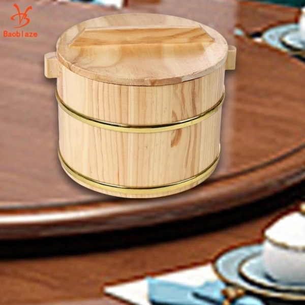 Một thiết kế thông minh với nắp vừa kín vừa không quá chặt, giúp duy trì độ ẩm bên trong mà vẫn cho phép hơi nóng thoát ra một cách vừa phải, tránh hiện tượng “ngưng tụ” nước làm làm ướt bề mặt thực phẩm. (Ảnh 2)