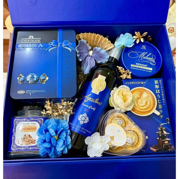 Để khách hàng có thể đưa ra quyết định sáng suốt, chúng tôi đã so sánh “Set Hộp Quà Tết An Nhiên Thịnh Vượng” của AURIEN với ba mẫu hộp quà phổ biến trên thị trường (giá tham khảo, không tính thuế và chi phí vận chuyển). (Ảnh 3) Để khách hàng có thể đưa ra quyết định sáng suốt, chúng tôi đã so sánh “Set Hộp Quà Tết An Nhiên Thịnh Vượng” của AURIEN với ba mẫu hộp quà phổ biến trên thị trường (giá tham khảo, không tính thuế và chi phí vận chuyển). (Ảnh 3)