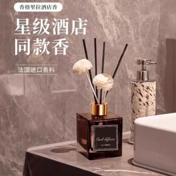Đối với người tiêu dùng, việc lựa chọn bình xịt phù hợp còn phụ thuộc vào yếu tố thiết kế, độ bền, và mức giá. (Ảnh 4)