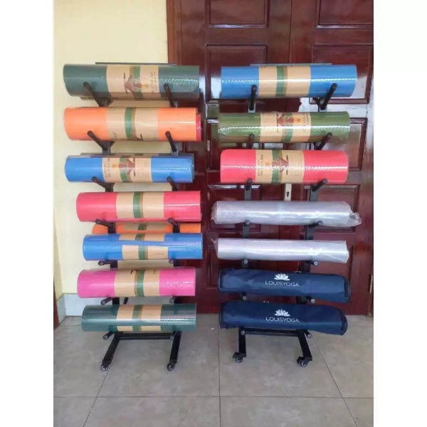 Trên thị trường, một mẫu Giá để thảm yoga đa năng được nhiều người tin dùng với mức giá 450.000 VND (giá ưu đãi), giảm so với giá gốc 549.000 VND. (Ảnh 5) Trên thị trường, một mẫu Giá để thảm yoga đa năng được nhiều người tin dùng với mức giá 450.000 VND (giá ưu đãi), giảm so với giá gốc 549.000 VND. (Ảnh 5)