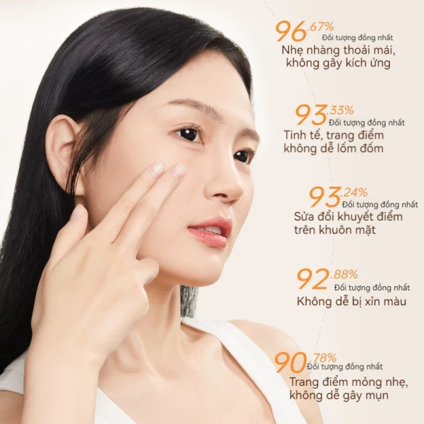 Để hạn chế cảm giác khô và tạo nền tảng vững chắc cho lớp kem, việc chuẩn bị da trước khi trang điểm là vô cùng quan trọng. (Ảnh 3) Để hạn chế cảm giác khô và tạo nền tảng vững chắc cho lớp kem, việc chuẩn bị da trước khi trang điểm là vô cùng quan trọng. (Ảnh 3)