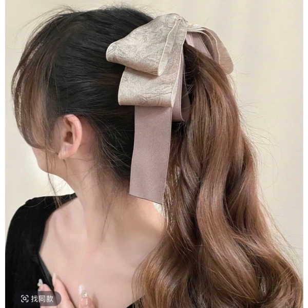 Khi kẹp tóc phong cách Pháp giúp tạo vẻ duyên dáng nhưng vẫn rơi rụng suốt ngày - Ảnh 4