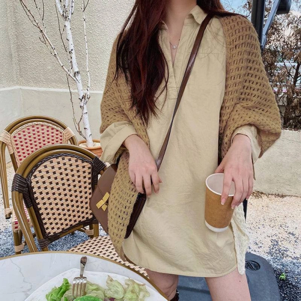 Khi khăn choàng 2 trong 1 len cashmere phong cách Hàn Quốc trở thành “cứu cánh” bất ngờ trong những buổi sáng se lạnh - Ảnh 4 Khi khăn choàng 2 trong 1 len cashmere phong cách Hàn Quốc trở thành “cứu cánh” bất ngờ trong những buổi sáng se lạnh - Ảnh 4