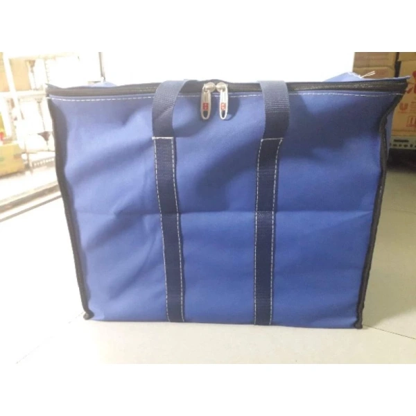 Trong thị trường hiện nay, hai chất liệu được ưa chuộng nhất cho túi xanh là simili và canvas. (Ảnh 2) Trong thị trường hiện nay, hai chất liệu được ưa chuộng nhất cho túi xanh là simili và canvas. (Ảnh 2)