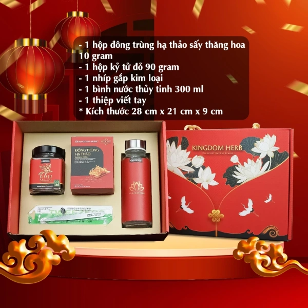 Trong số các sản phẩm hiện nay, Hộp quà tặng set saffron, saffron mật ong, đông trùng hạ thảo Kingdom Herb được thiết kế đặc biệt cho dịp Tết, mang lại trải nghiệm vừa sang trọng vừa hữu ích. (Ảnh 4)