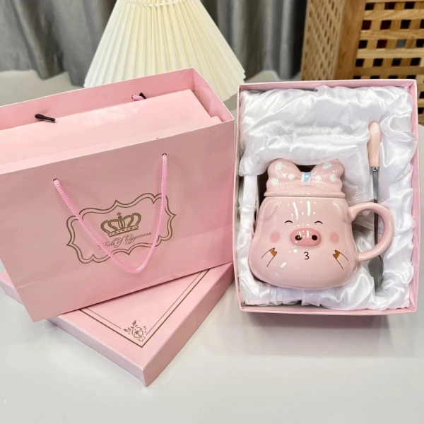 Khi ly sứ hình heo hồng trở thành quà sinh nhật cho bạn gái, bạn sẽ bất ngờ về độ bền và cảm giác dùng hàng ngày - Ảnh 1 Khi ly sứ hình heo hồng trở thành quà sinh nhật cho bạn gái, bạn sẽ bất ngờ về độ bền và cảm giác dùng hàng ngày - Ảnh 1
