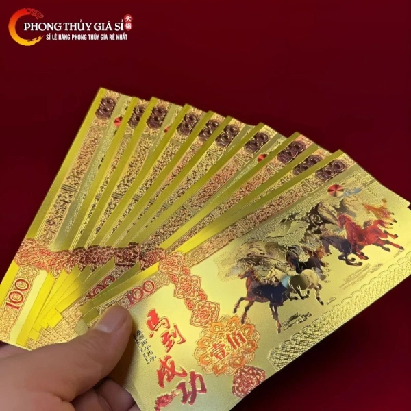Lá vàng không chỉ làm tăng độ sang trọng mà còn mang một ý nghĩa phong thủy riêng. (Ảnh 3) Lá vàng không chỉ làm tăng độ sang trọng mà còn mang một ý nghĩa phong thủy riêng. (Ảnh 3)