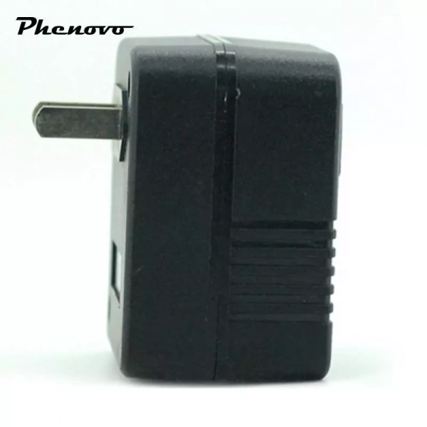 Khi đã xác định rằng máy sạc của mình chỉ hoạt động ở 220V, việc chuẩn bị bộ chuyển đổi trở thành bước không thể bỏ qua. (Ảnh 2) Khi đã xác định rằng máy sạc của mình chỉ hoạt động ở 220V, việc chuẩn bị bộ chuyển đổi trở thành bước không thể bỏ qua. (Ảnh 2)