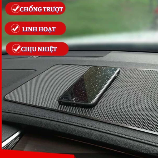 Khi miếng chống trượt trên taplo ô tô bảo vệ điện thoại mà lại khiến chai nước hoa rò rỉ trong nhiệt độ cao - Ảnh 1 Khi miếng chống trượt trên taplo ô tô bảo vệ điện thoại mà lại khiến chai nước hoa rò rỉ trong nhiệt độ cao - Ảnh 1