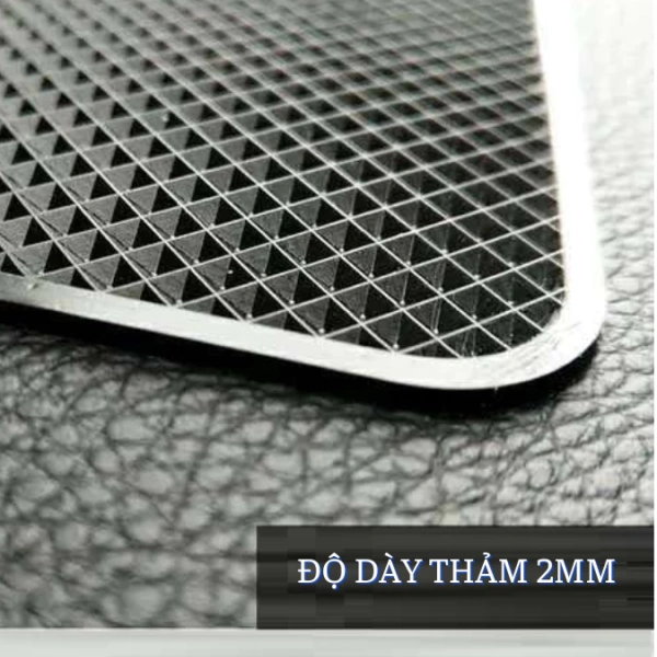 Trong các lựa chọn, sợi carbon nổi bật với khả năng chịu nhiệt cao và ít ma sát, phù hợp cho những người thường mang chai nước hoa bên cạnh điện thoại. (Ảnh 4) Trong các lựa chọn, sợi carbon nổi bật với khả năng chịu nhiệt cao và ít ma sát, phù hợp cho những người thường mang chai nước hoa bên cạnh điện thoại. (Ảnh 4)