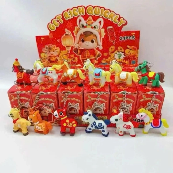 Mặc dù kích thước nhỏ gọn, nhưng nếu không có cách chăm sóc đúng, các chi tiết tinh xảo của móc khóa có thể bị mài mòn, mất màu. (Ảnh 4) Mặc dù kích thước nhỏ gọn, nhưng nếu không có cách chăm sóc đúng, các chi tiết tinh xảo của móc khóa có thể bị mài mòn, mất màu. (Ảnh 4)