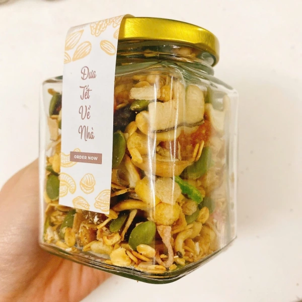Đối với người lớn tuổi, bao bì dễ mở, có tay cầm hoặc các dấu hiệu rõ ràng sẽ giúp họ cảm thấy thoải mái hơn. (Ảnh 3) Đối với người lớn tuổi, bao bì dễ mở, có tay cầm hoặc các dấu hiệu rõ ràng sẽ giúp họ cảm thấy thoải mái hơn. (Ảnh 3)