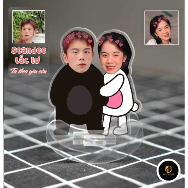 Khi một món quà lắc lư chibi cặp đôi bất ngờ trở thành điểm nhấn ấm áp trong không gian sinh hoạt chung - Ảnh 1 Khi một món quà lắc lư chibi cặp đôi bất ngờ trở thành điểm nhấn ấm áp trong không gian sinh hoạt chung - Ảnh 1