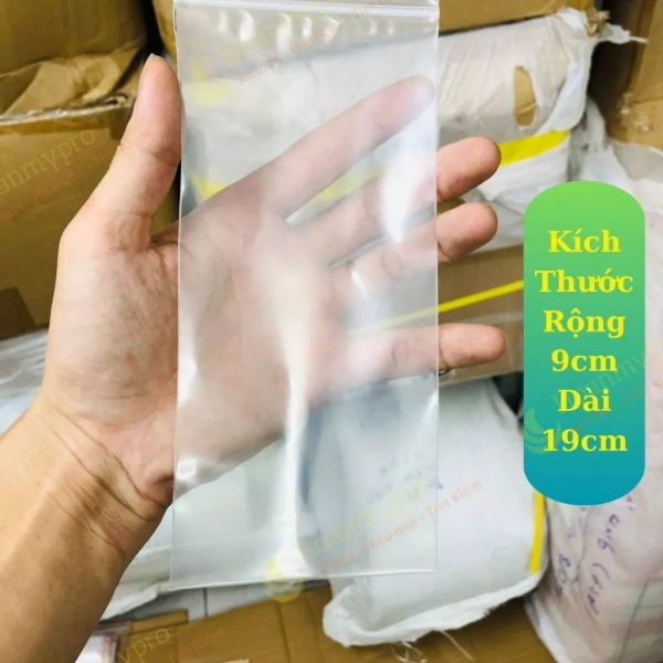 Trong số những lựa chọn trên, túi zip bọc điện thoại 100 chiếc được thiết kế dành riêng cho nhu cầu di chuyển thường xuyên và thời tiết thay đổi. (Ảnh 5)
