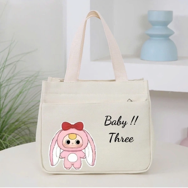 Ở những chuyến đi không kéo dài, bạn thường mang theo các vật dụng cá nhân như kem chống nắng, son môi, thuốc diệt côn trùng. (Ảnh 3)
