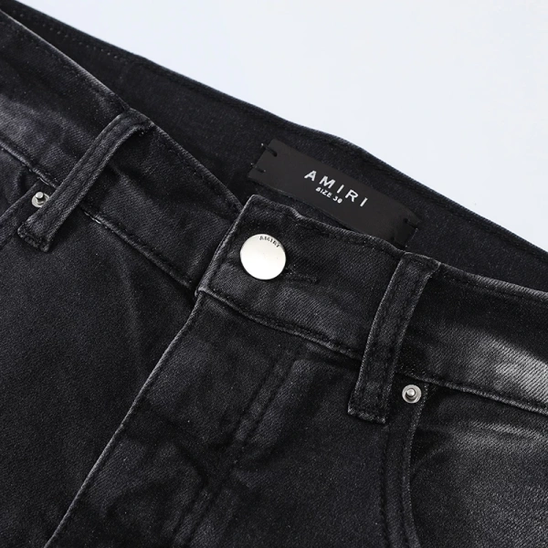 Khi quần jean ôm co dãn màu đen không còn thoải mái sau những giờ nhảy hip‑hop trên phố - Ảnh 5 Khi quần jean ôm co dãn màu đen không còn thoải mái sau những giờ nhảy hip‑hop trên phố - Ảnh 5