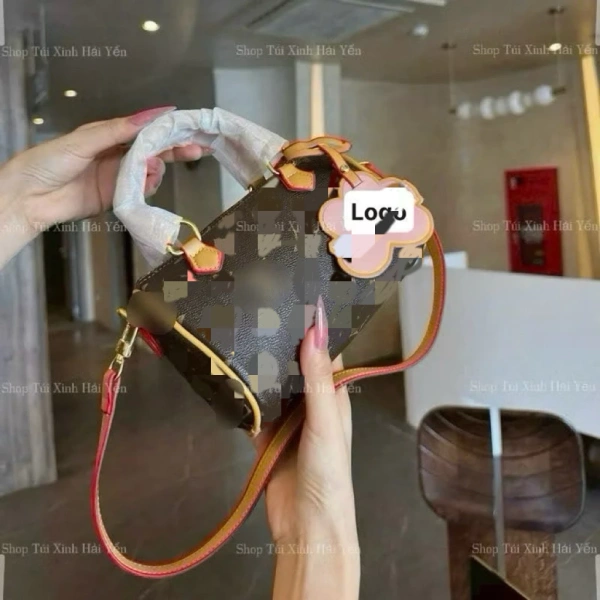 Trong giờ nghỉ, hãy dành 2‑3 phút thực hiện các động tác kéo vai, xoay cổ tay, hoặc nghiêng đầu sang hai phía. (Ảnh 3) Trong giờ nghỉ, hãy dành 2‑3 phút thực hiện các động tác kéo vai, xoay cổ tay, hoặc nghiêng đầu sang hai phía. (Ảnh 3)