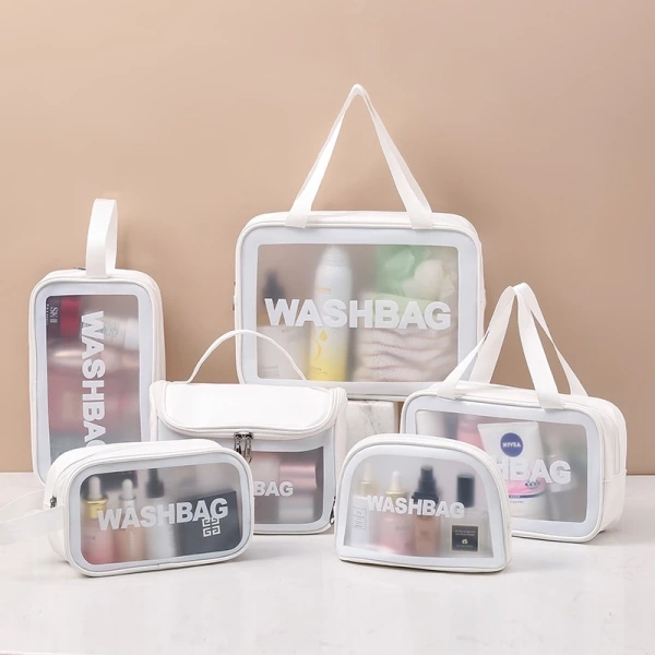 Theo mô tả sản phẩm, túi WASHBAG có 5 kích thước: lớn (31×22×12 cm), trung (26×16×9 cm), bé (22×13×7 cm), vỏ sò (20×8,5×14,5 cm) và dẹt mini (16,5×12 cm). (Ảnh 3)