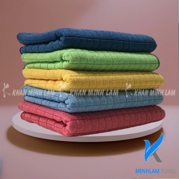 Khi tưởng rằng khăn lau đa năng microfibre luôn không để lại sợi, bất ngờ gặp khó khăn khi lau kính trong thời tiết ẩm - Ảnh 5